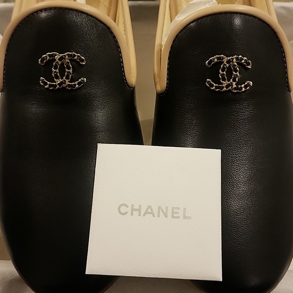 Chanel Loafers - Picture 4 of 8